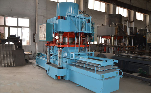 免拆模板設備在建筑行業中得到了越來越廣泛的應用